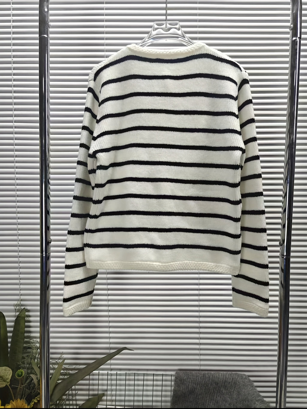 Elegant Women'S Long Sleeve Cardigan - Chic Striped Design with Button Details, Soft Fabric, Round Neck, Perfect for Fall & Winter Commute or Casual Style