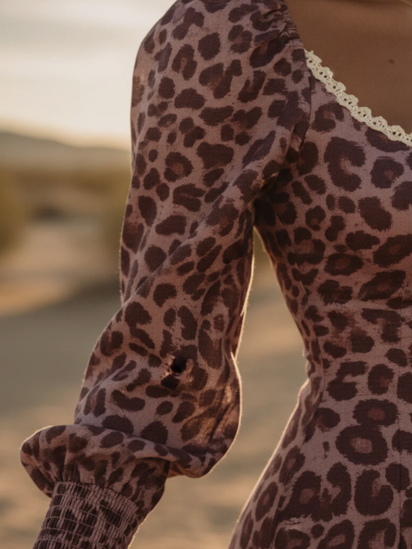 Leopard Print Patchwork Hem Square Neck Dress for Women | Fashionable Vintage Western-Style Design, Suitable for Countryside Events And Everyday Outings, Elegant Fitted Style for Fall\u002FWinter