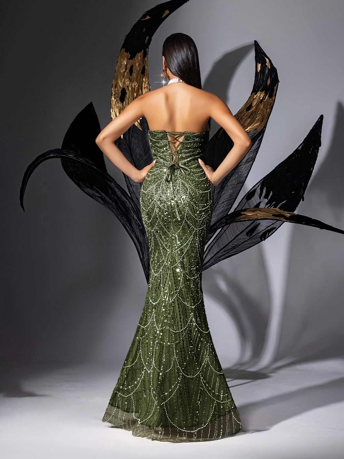 Elegant Backless Mermaid Evening Gown - Emerald Green Sequin & Lace Detailing, Round Neck Sleeveless Bodycon Dress for Women, Spring\u002FFall Formal Party Banquet