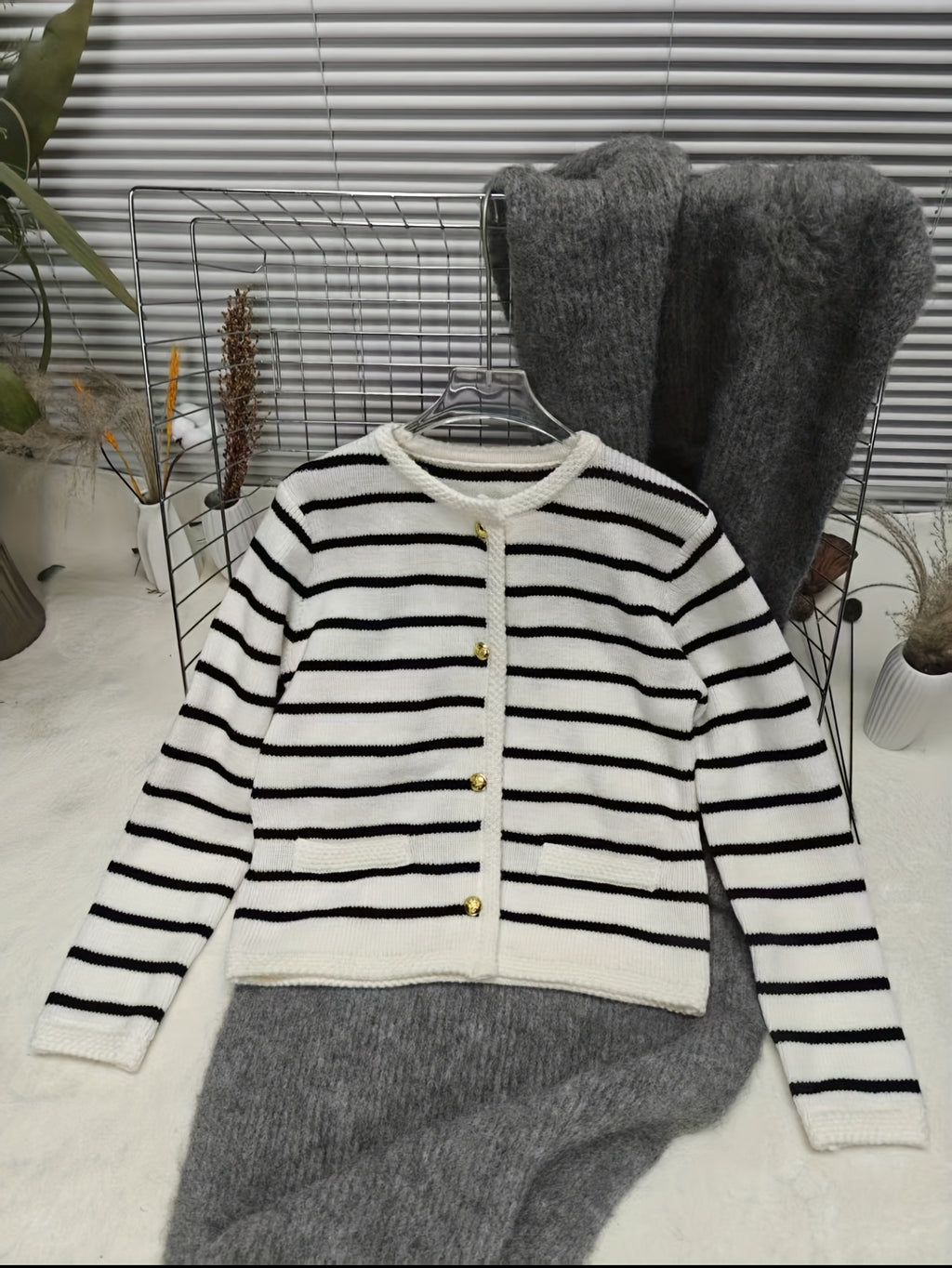 Elegant Women'S Long Sleeve Cardigan - Chic Striped Design with Button Details, Soft Fabric, Round Neck, Perfect for Fall & Winter Commute or Casual Style