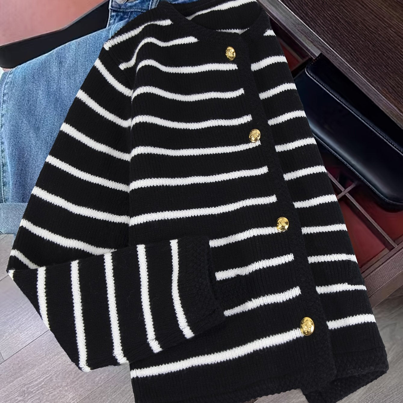 Elegant Women'S Long Sleeve Cardigan - Chic Striped Design with Button Details, Soft Fabric, Round Neck, Perfect for Fall & Winter Commute or Casual Style