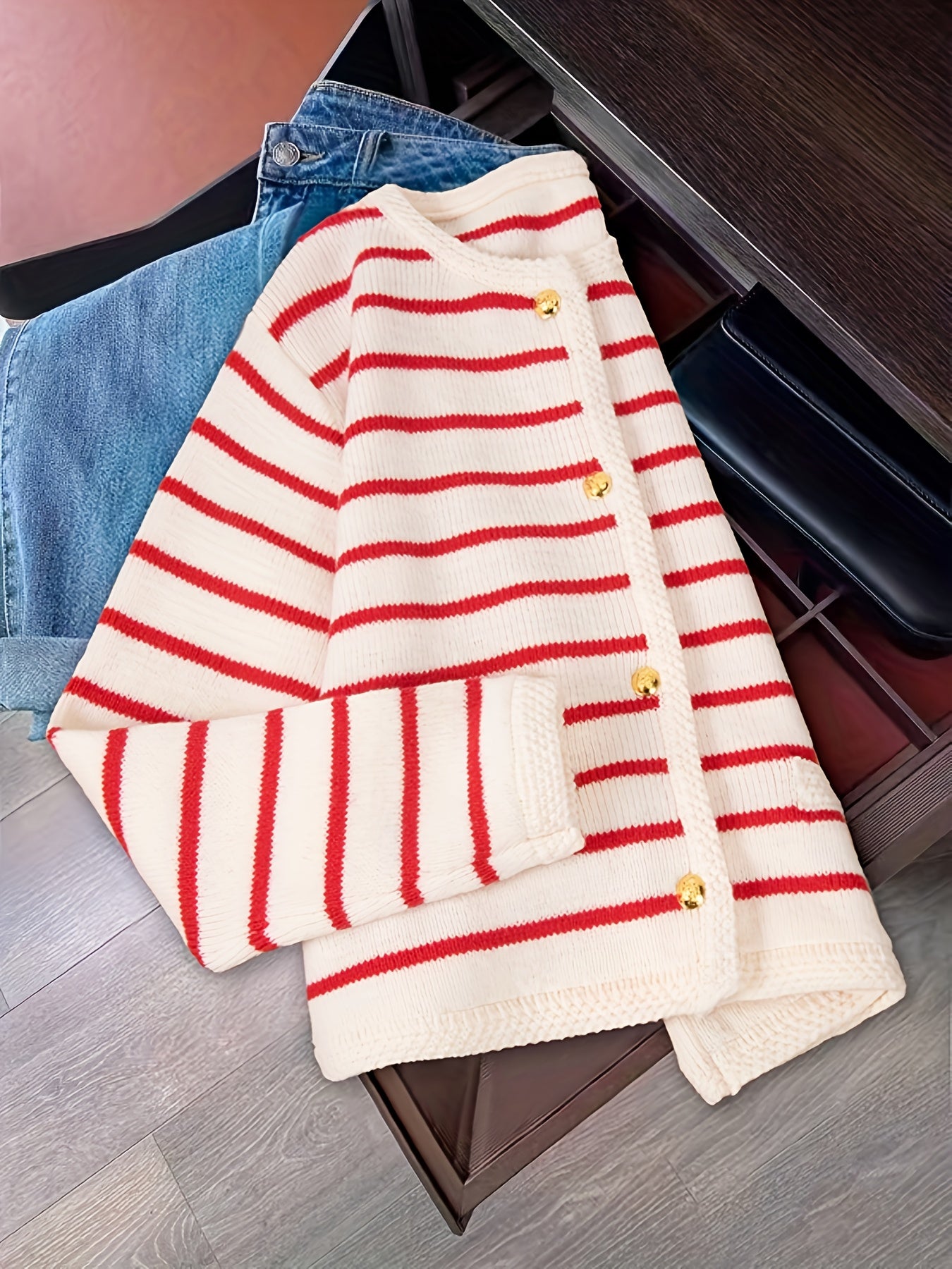 Elegant Women'S Long Sleeve Cardigan - Chic Striped Design with Button Details, Soft Fabric, Round Neck, Perfect for Fall & Winter Commute or Casual Style