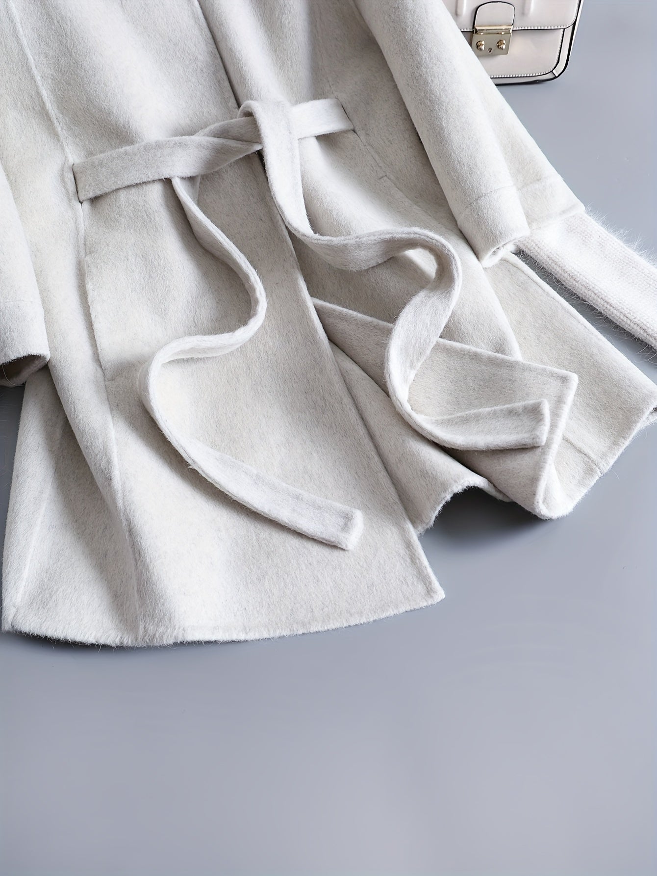 Women'S Elegant Winter Coat - Soft Warm Fleece-Lined Short Jacket with Belted Waist, Long Sleeves & Pockets, Casual Chic Outerwear for Everyday & Formal Events, Winter Jacket, Formal Event Attire, Sophisticated Style, Quality Stitching